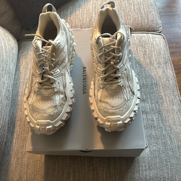 “Balenciaga Defender” - Picture 8 of 8